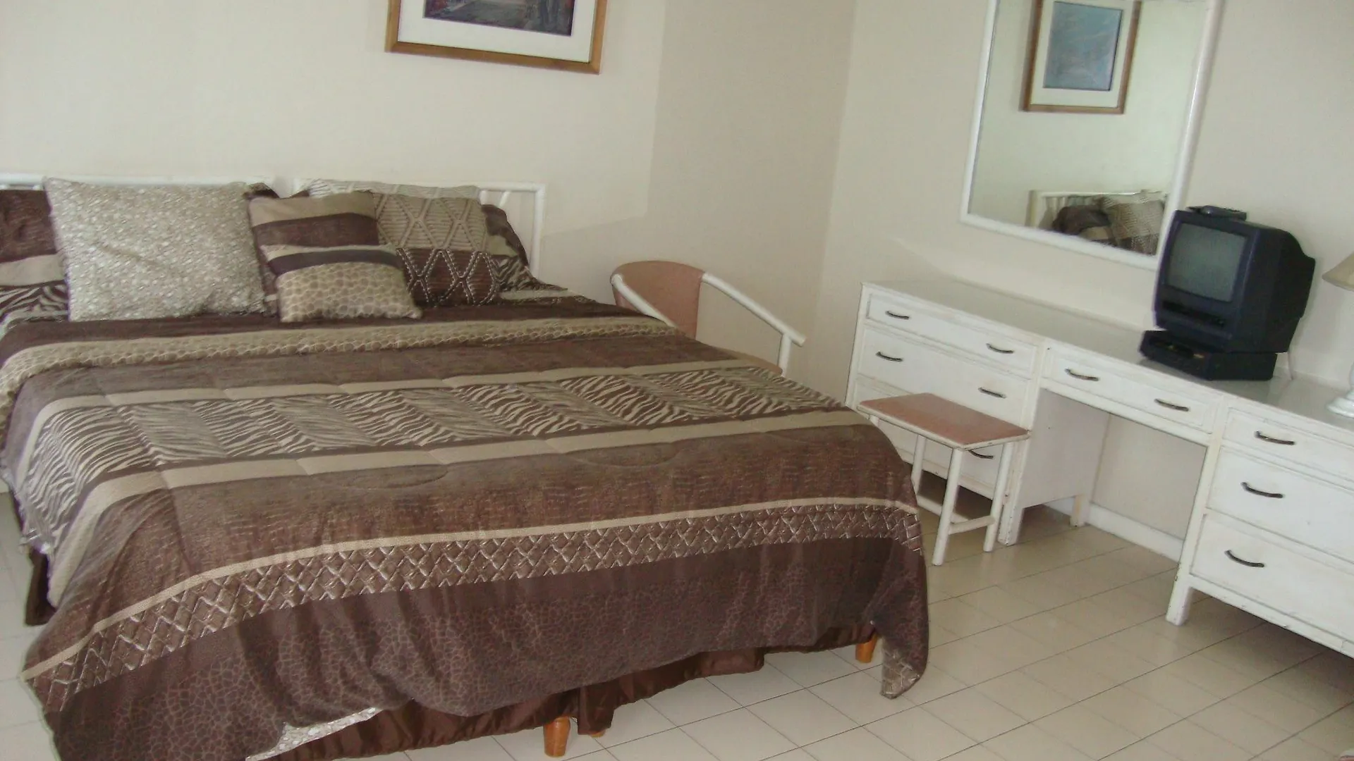 Montego Bay Club Apartments